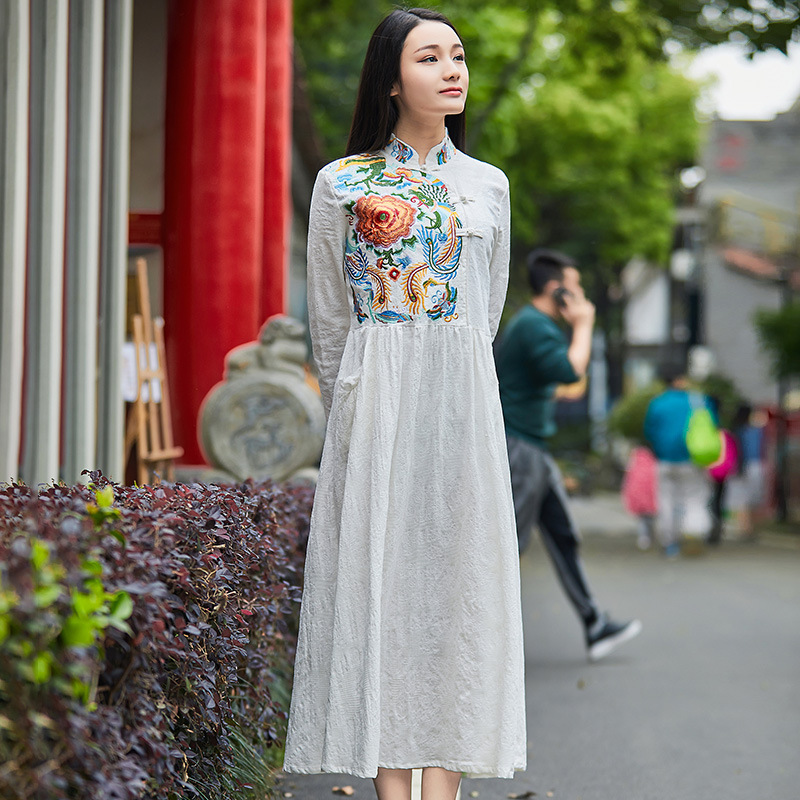 杨丽萍2019复古原创民族风长袖棉麻刺绣a字大摆裙连衣裙长裙女夏