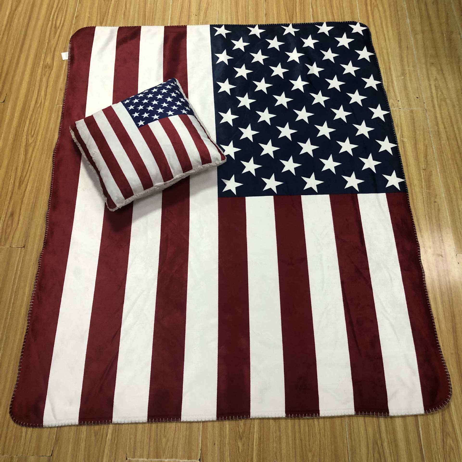 厂家直销美国国旗印花羊羔绒毛毯双层加厚秋冬办公室毯子可定制