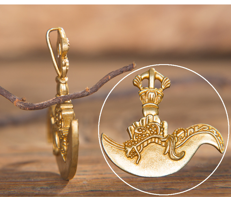 尼泊尔藏传佛教金刚钺刀吊坠密宗法器空行母刀挂件纯铜金刚铃杵橛