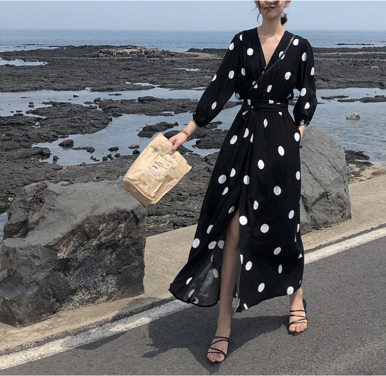 春夏装2019新款收腰黑色v领波点法式复古连衣裙长袖气质少女长裙
