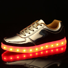 2023新款USB充电七彩夜光鞋发光鞋LED灯鞋情侣 滑低帮外出旅游鞋