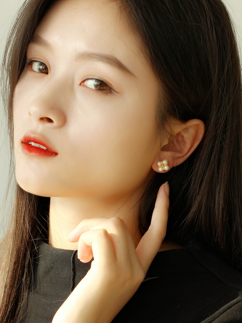 种类耳环品牌蒂梵克处理工艺镀金材质合金风格简约商品属性付款成功后