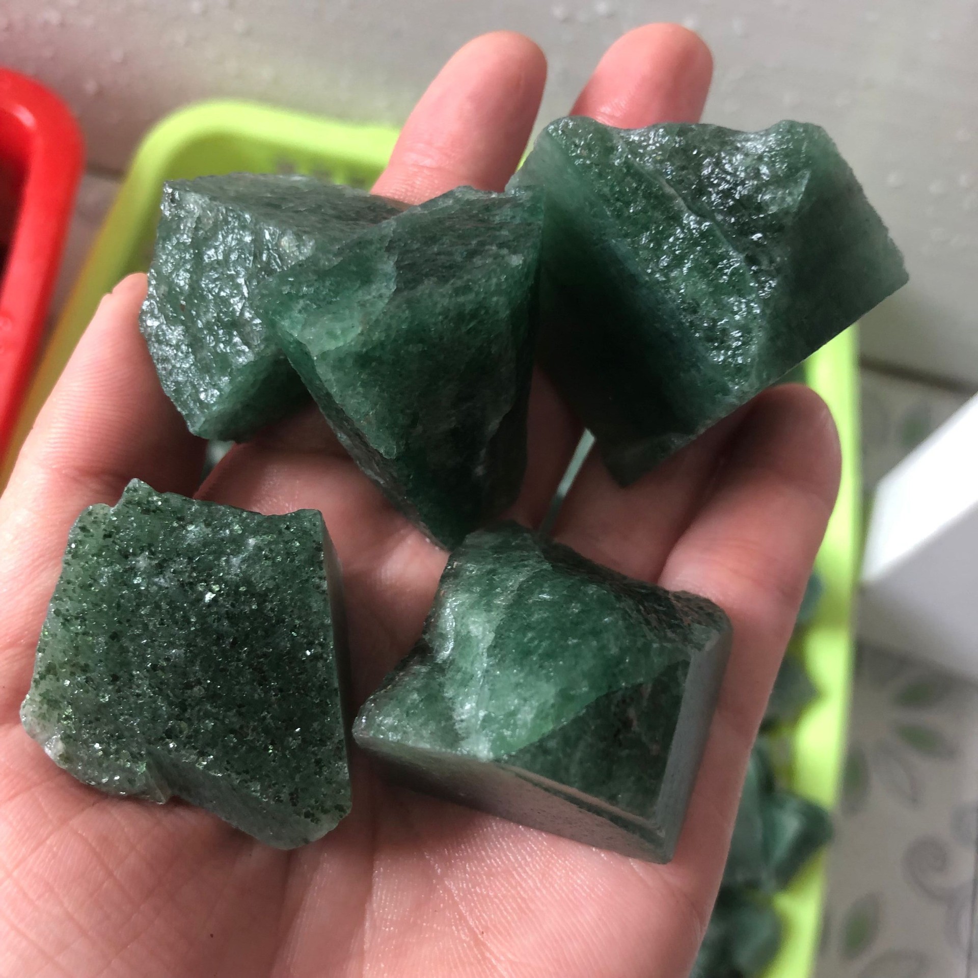 批发水晶原石碎石原石半宝石水晶石