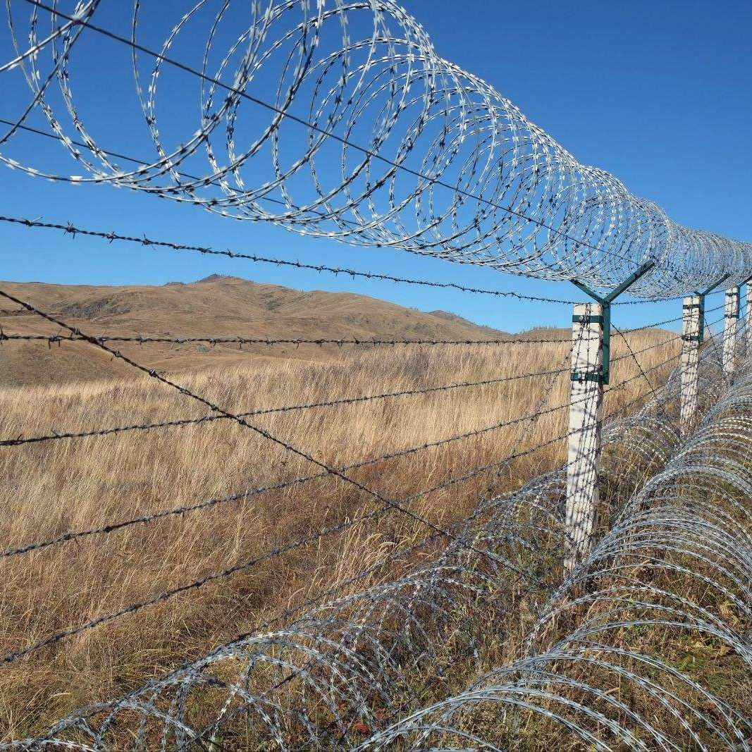 热镀锌v型支架 防盗镀锌刺丝滚笼刀片刺绳支架 刺绳支架