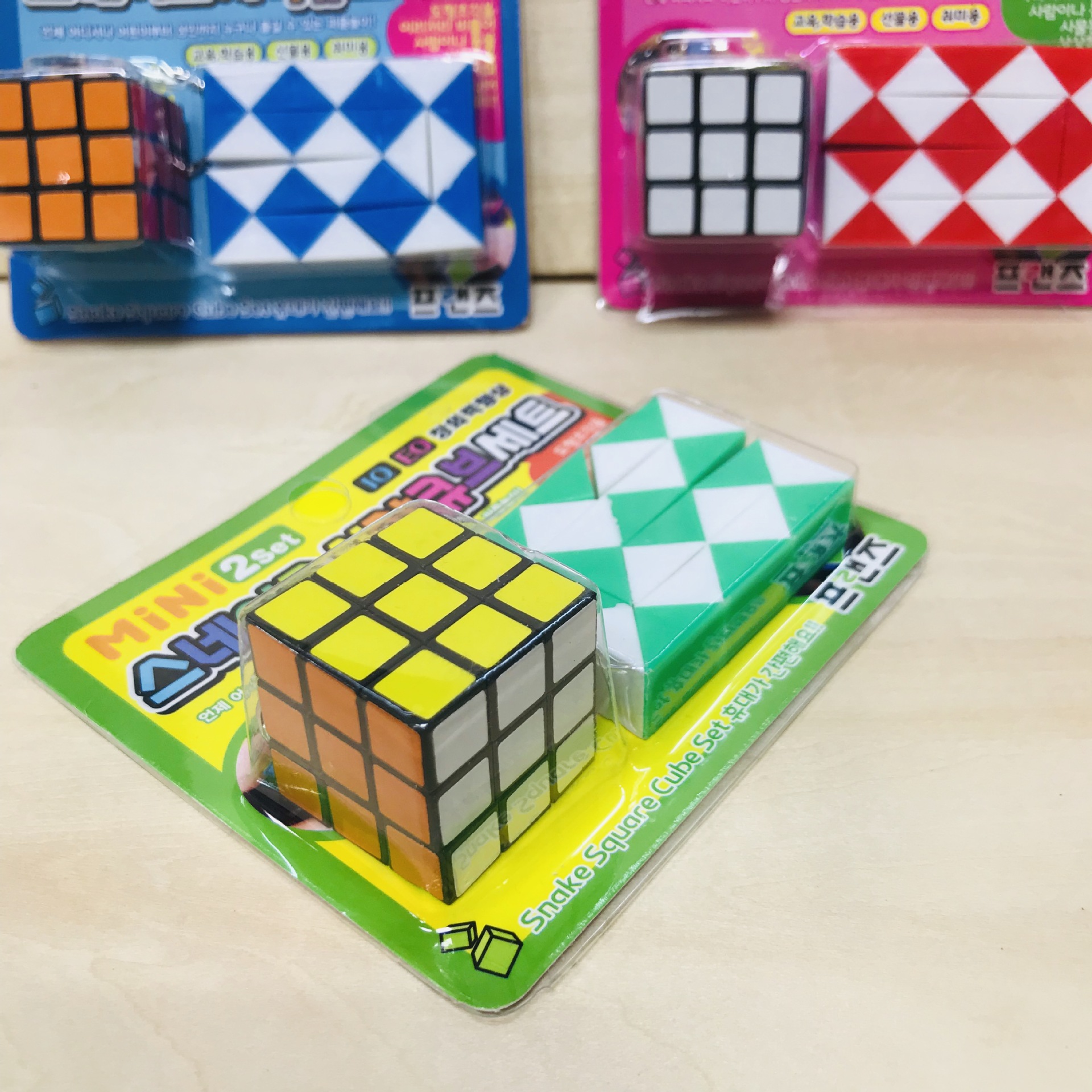韩国文具礼品创意学生迷你三阶魔方魔尺智力科教玩具礼品二合一