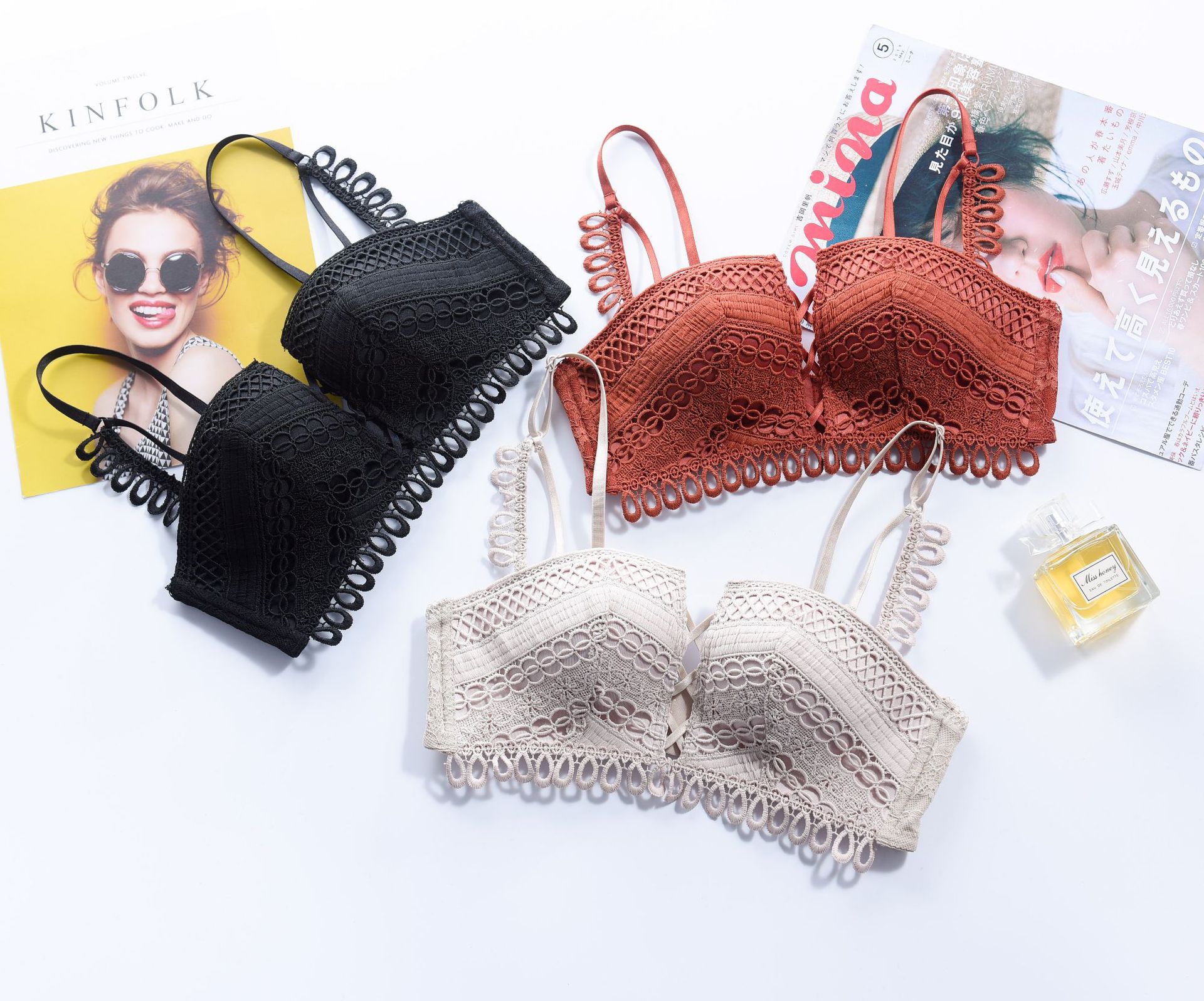 女士聚拢一片式无痕内衣无钢圈性感蕾丝边调整型文胸套装