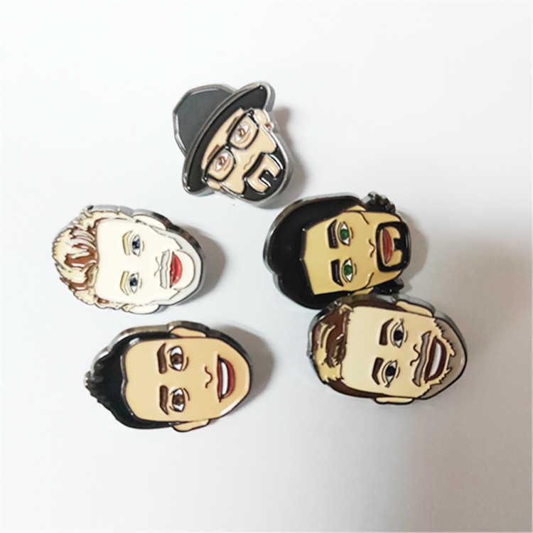 人物人头徽章胸章定制 烤漆填色金属胸章 明星卡通锌合金胸章