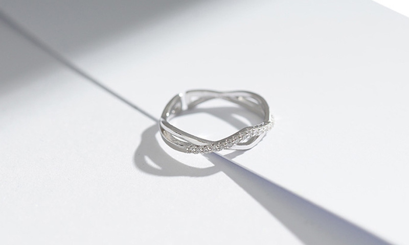 交叉波浪线戒指女时尚日韩个性气质文艺指环配饰ins闪钻食指尾戒