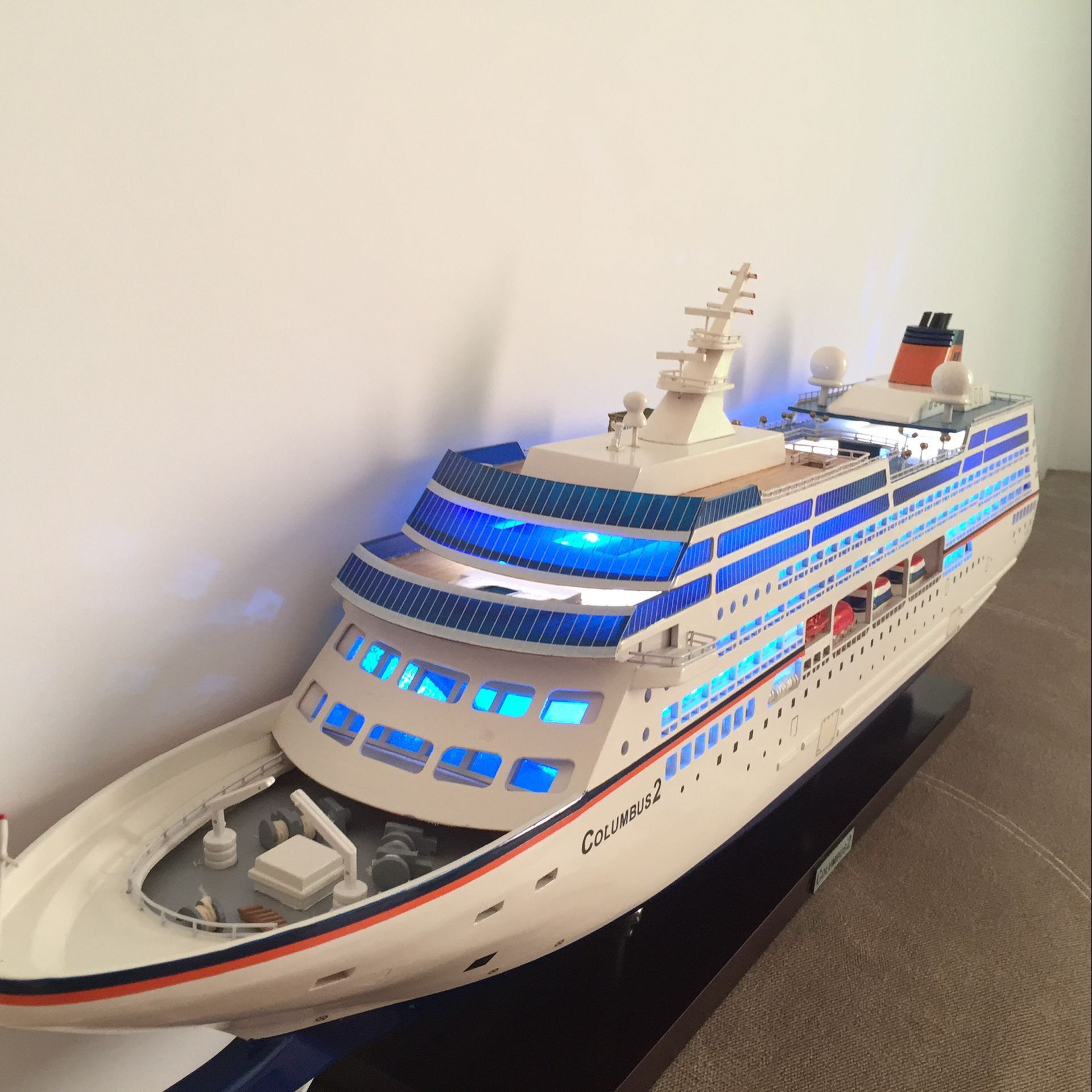 90cm实木哥伦布号豪华游轮模型工艺船带灯邮轮精致礼品办公装饰品