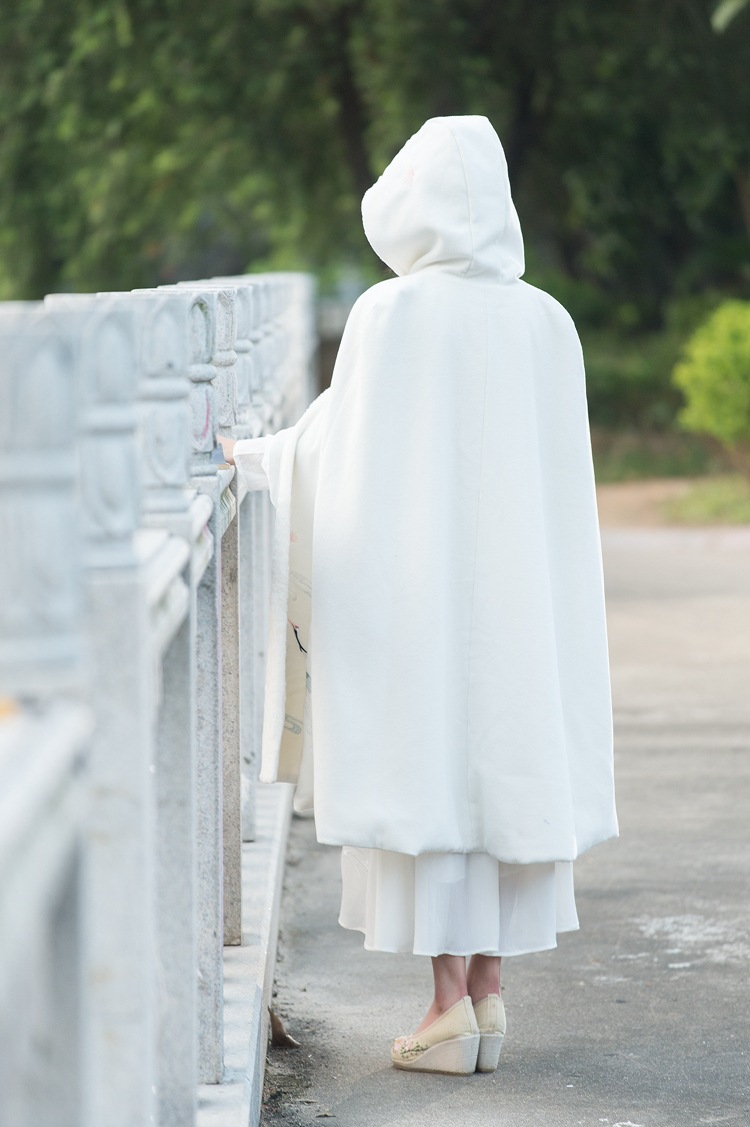 秋冬日常汉服女绣花中长款连帽加绒古装汉元素毛呢斗篷披风外套女