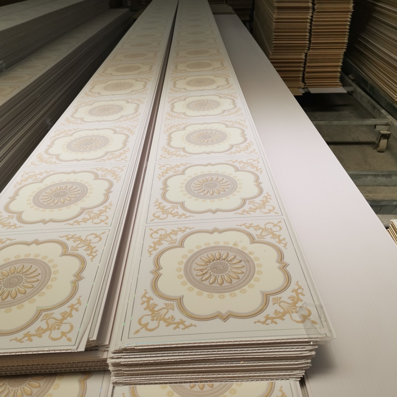 山东临沂厂家出售 pvc扣板塑料 pvc吊顶 塑钢天花板 支持定做