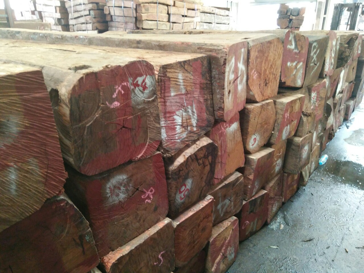 老挝花枝缅甸花枝 原木木材 白红酸枝木方 花枝家具雕刻地板木料