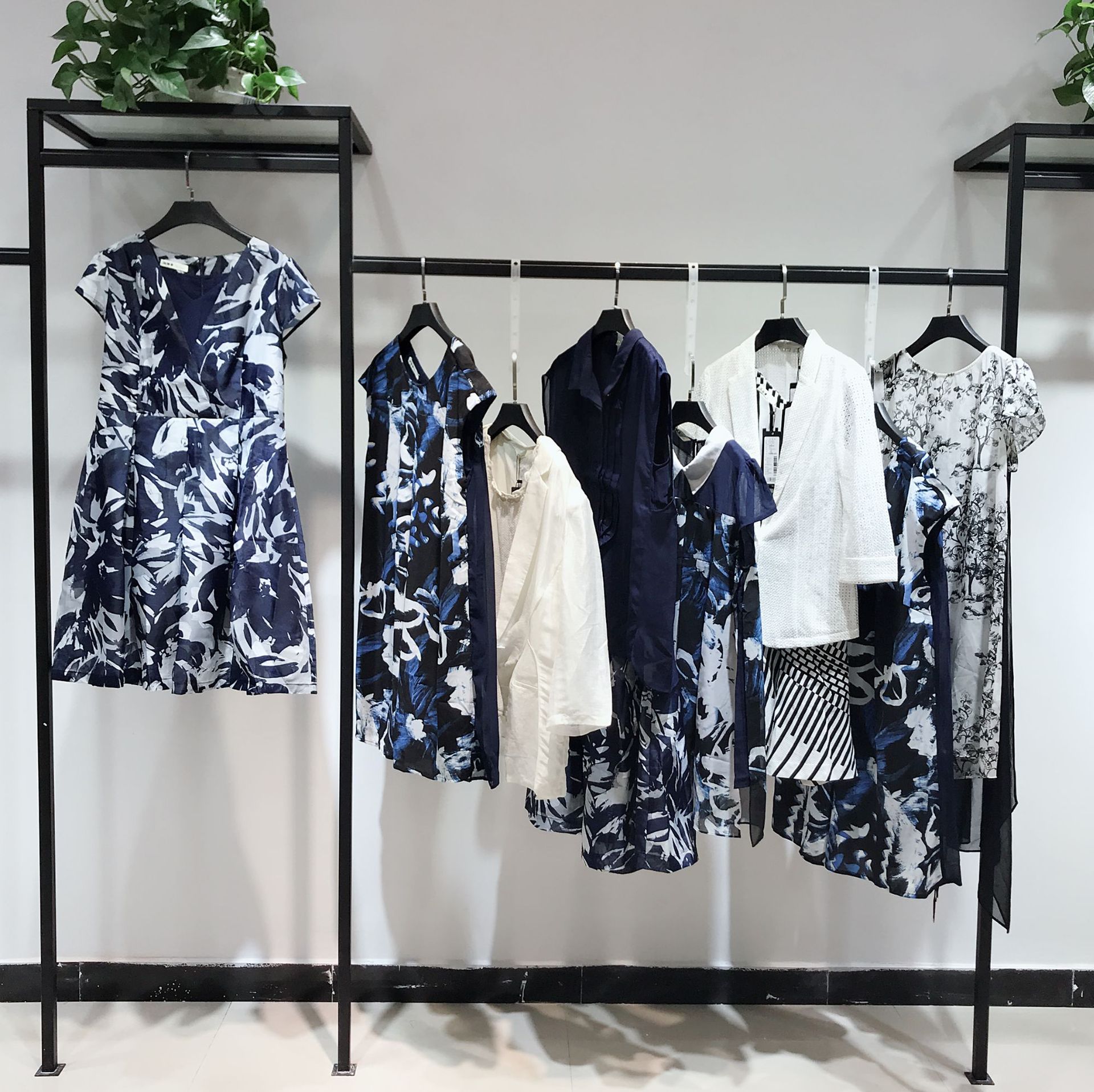 亨奴2019春夏女装品牌折扣尾货剪标专柜正品货源库存特价清仓批发