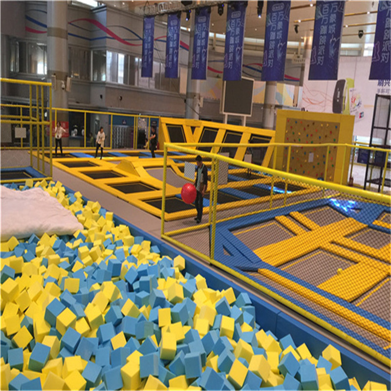 彩色蹦床方块海绵 儿童游乐场蹦床池防撞保护海棉 酷跳蹦极积木绵