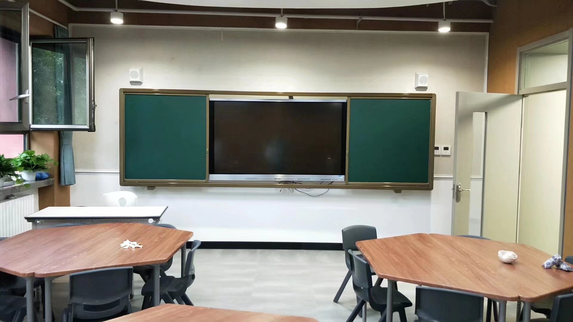 厂家批发推拉大黑板磁性多媒体投影教学一体机推拉黑板绿板可定制