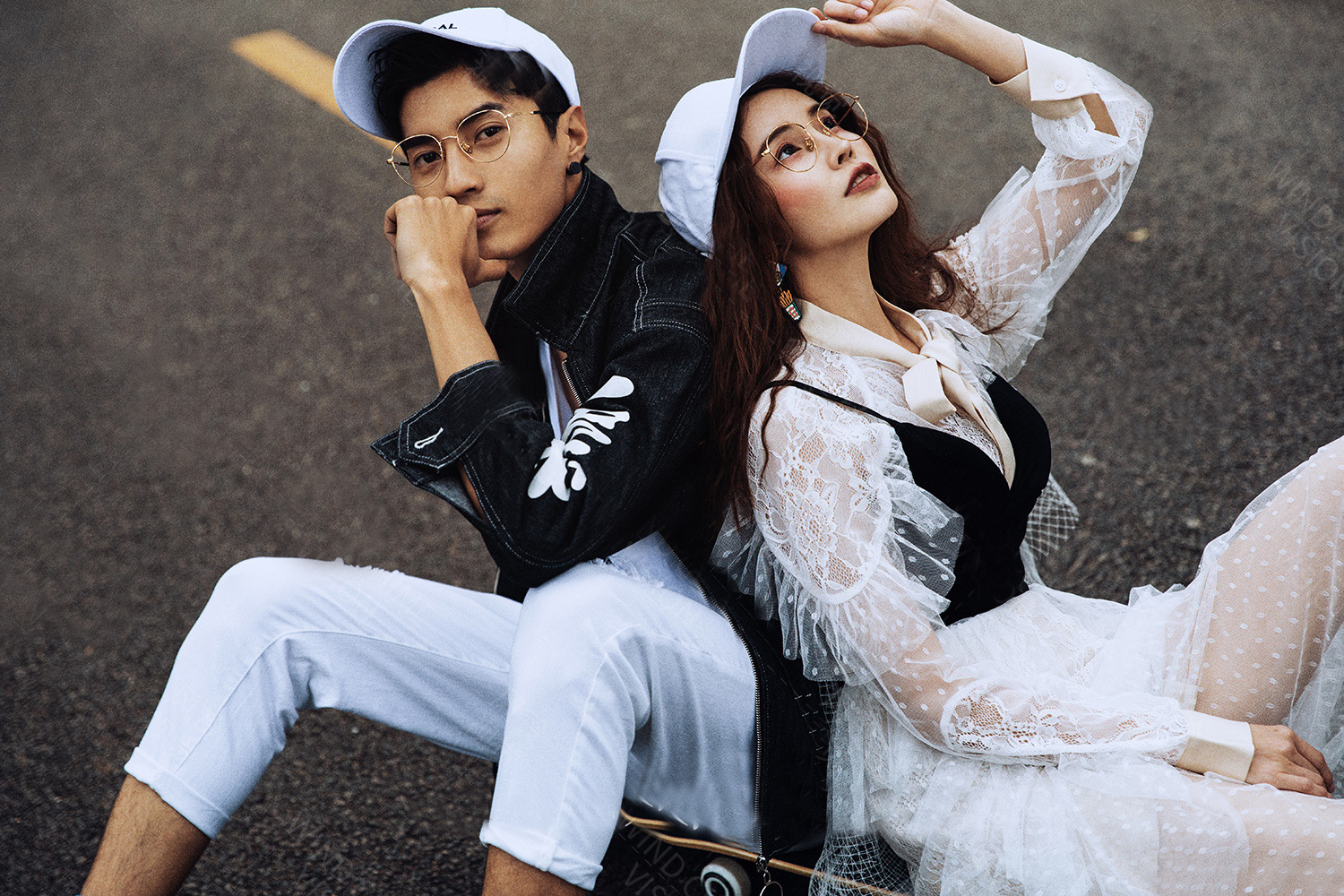 情侣写真服装2019时尚婚纱礼服旅拍街拍影楼主题艺术照个人写真服