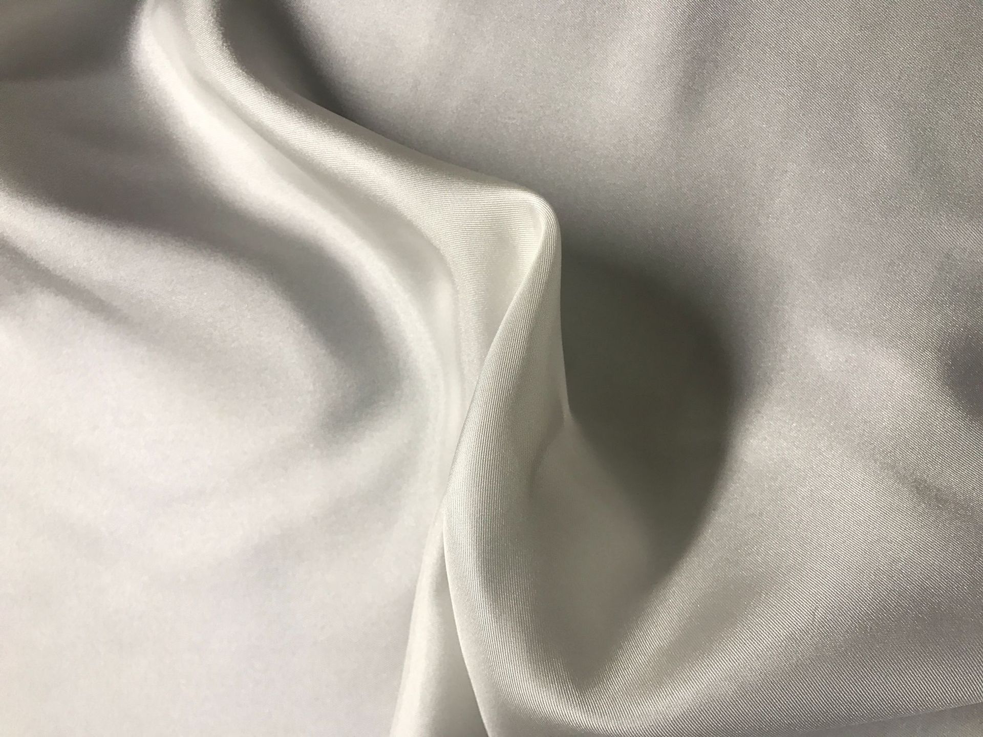 12姆米真丝斜纹绸丝绸面料围巾连衣裙半漂布桑蚕丝胚布厂家直销