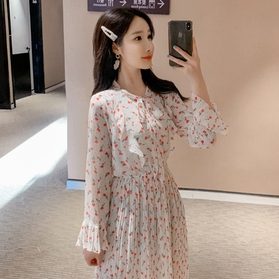 小清新雪纺碎花连衣裙女长袖秋装显瘦气质长裙系带打底裙