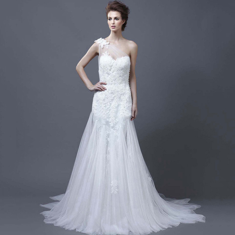 婚纱2020新款新娘结婚白色单肩婚纱 拖尾显瘦轻森系蕾丝婚纱女这款