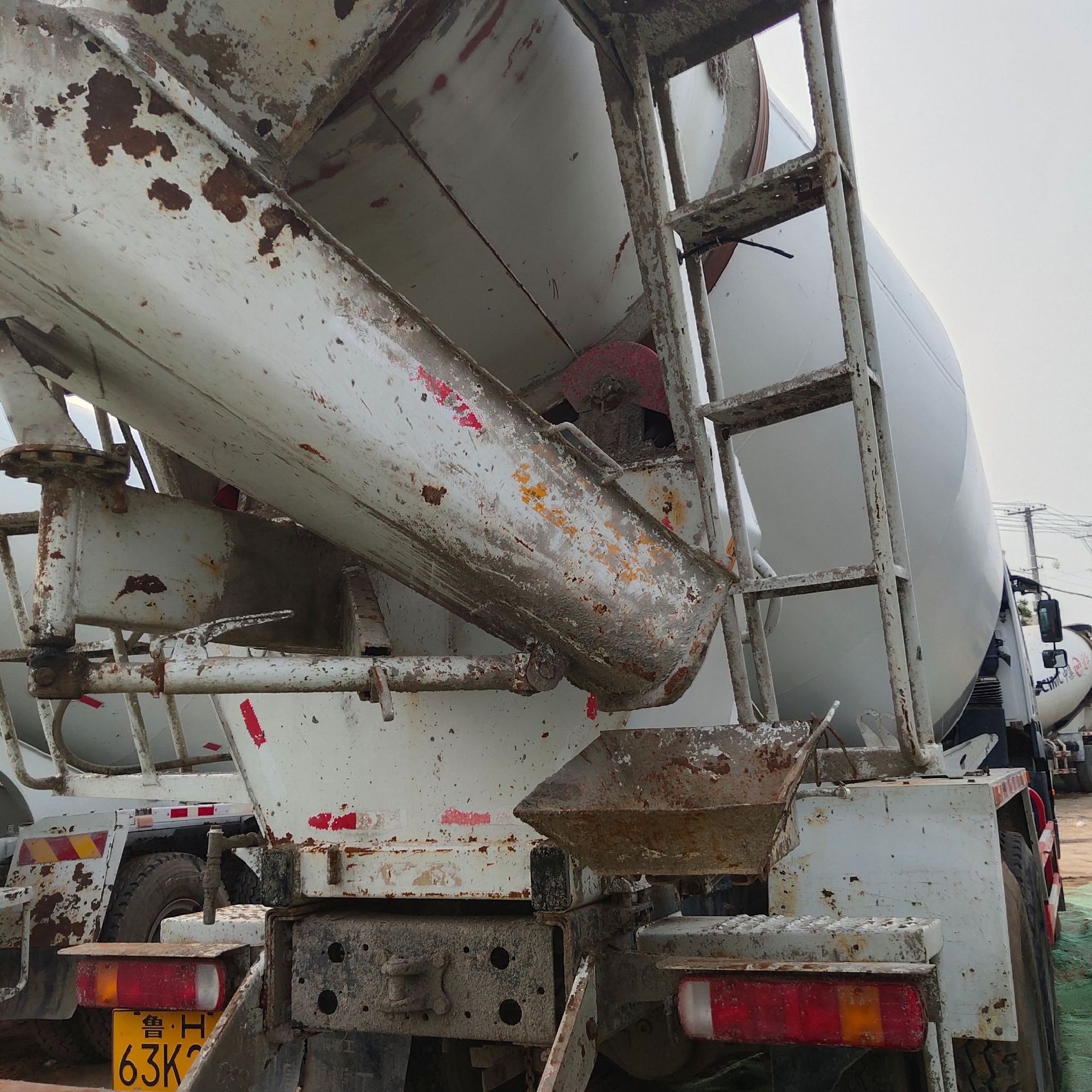 成都处理16方二手混泥土罐车 水泥搅拌车 14方混凝土搅拌运输罐车
