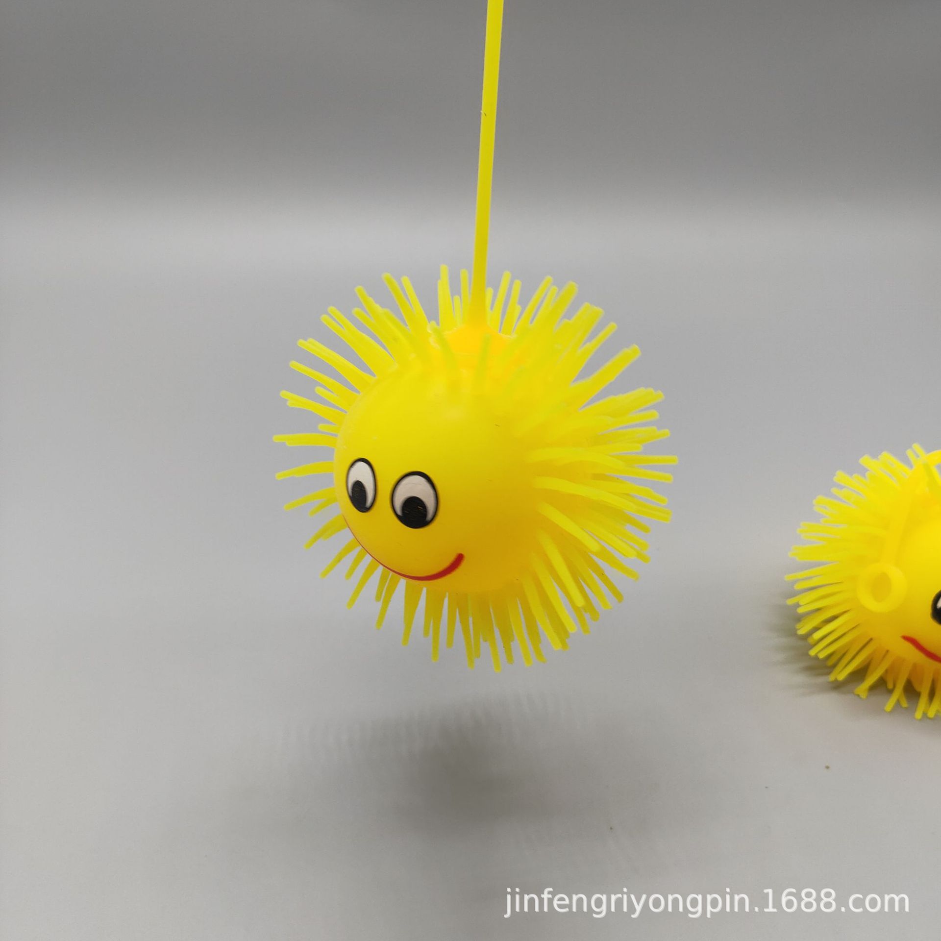 大号发光毛毛球发光刺猬弹力闪光表情球发泄玩具球儿童玩具批发