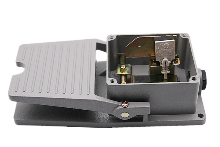 lt4铝壳自锁脚踏开关 脚踩式220v 5a银触点 机床脚踩开关踏板配件