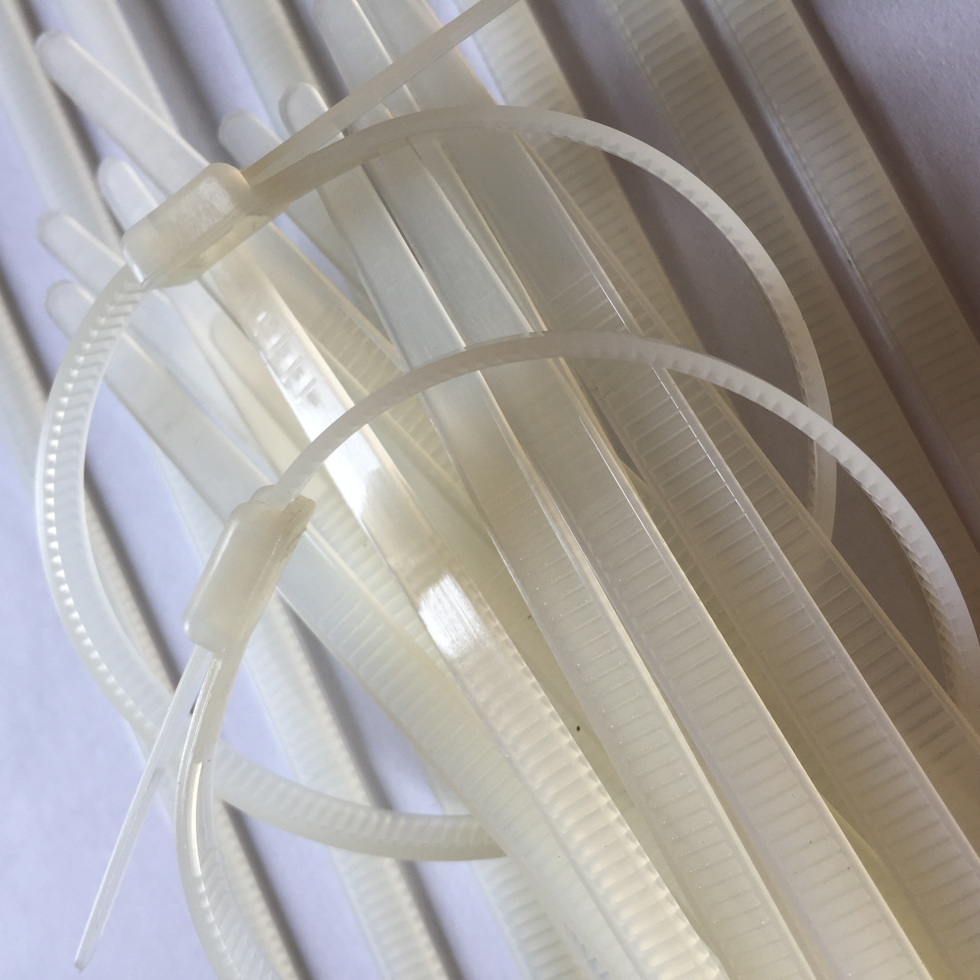 直销ulsgs固定锁式扎带自锁式平头塑胶扎带固定束带标式尼龙扎带