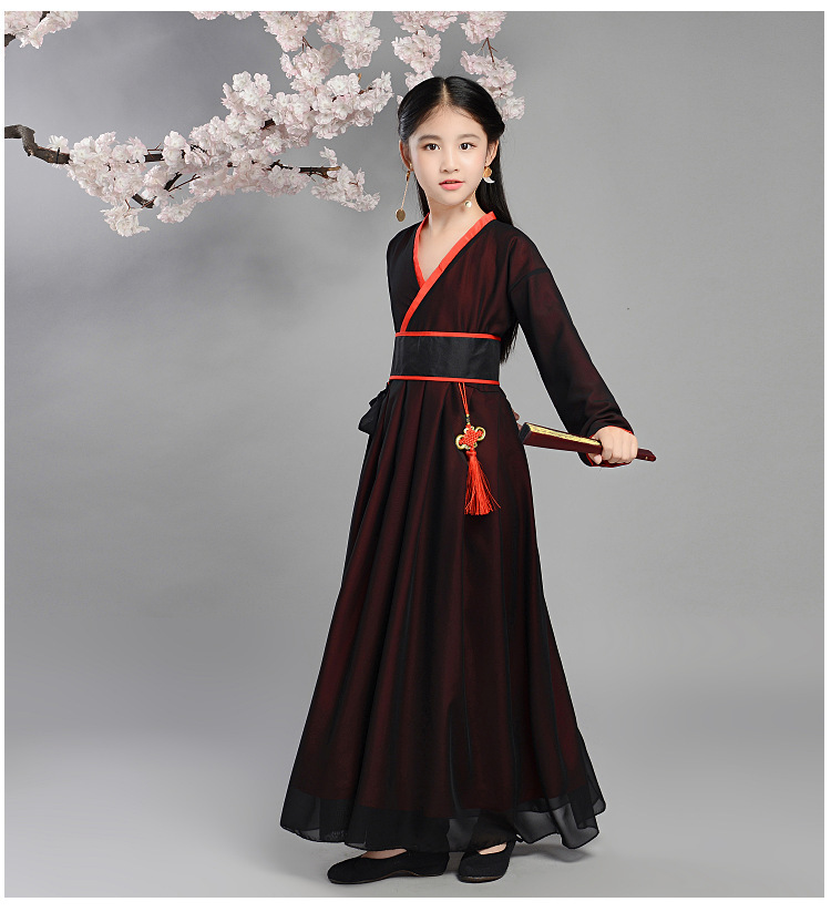 小姑娘古代衣服,有没有描写七八岁的小姑娘外貌,衣着的古风唯美的句子