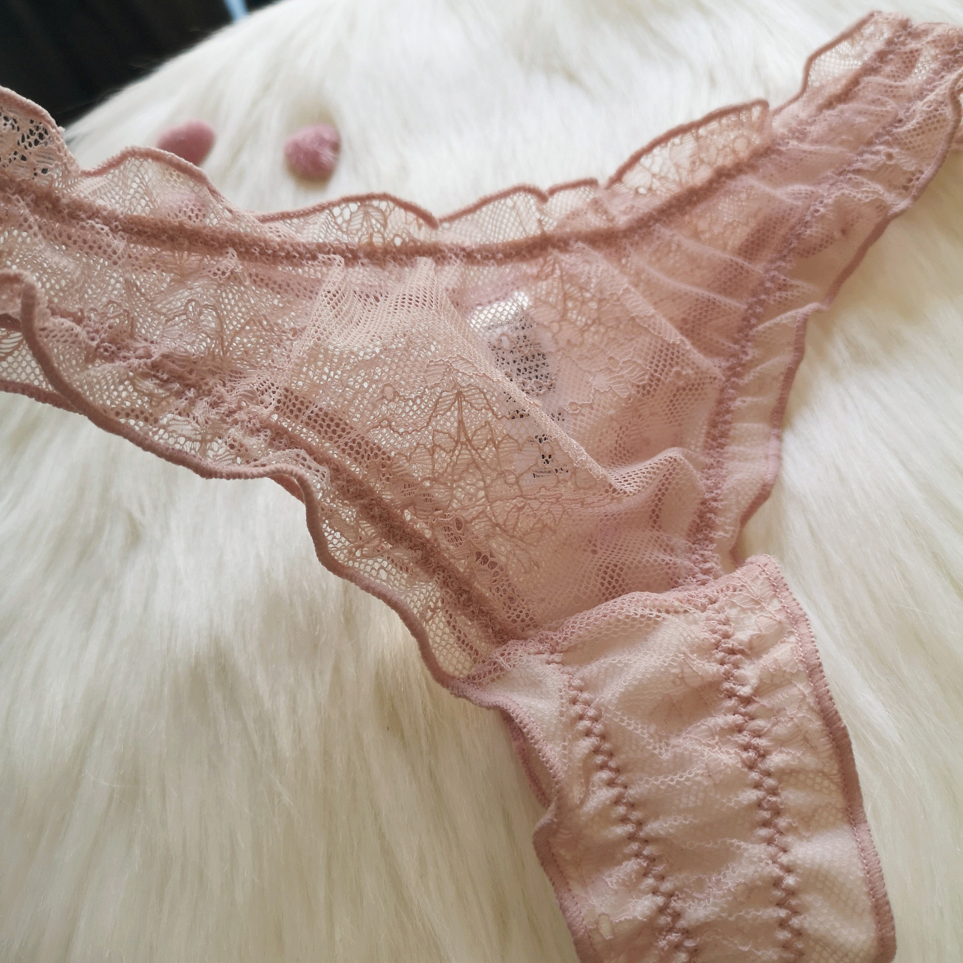 跨境产品可爱毛绒毛球兔子蕾丝刺绣白性感丁字裤内裤女兔尾巴日系