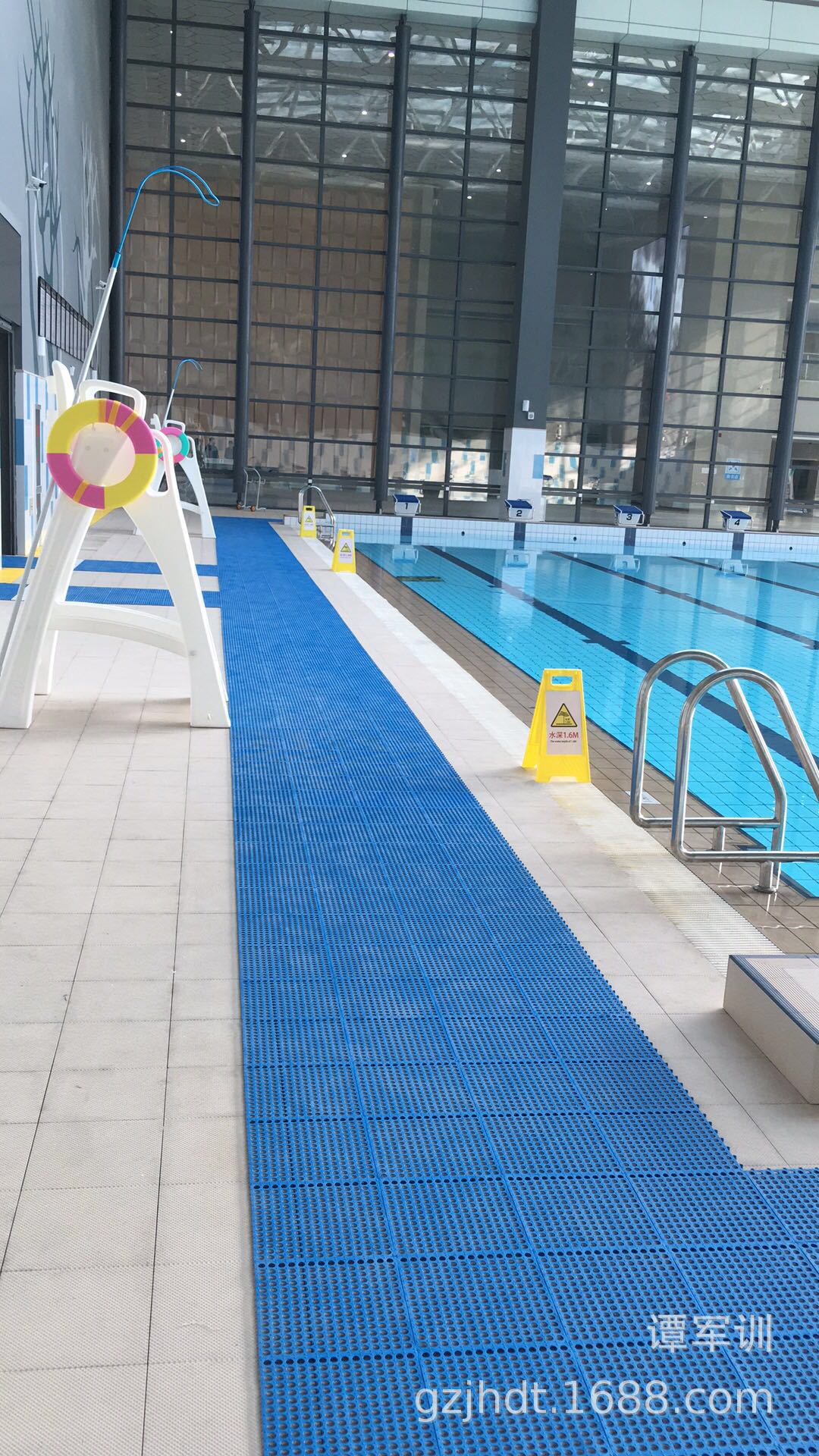 批发供应桑拿房泳池走道隔水垫圆孔拼接型更衣室地垫