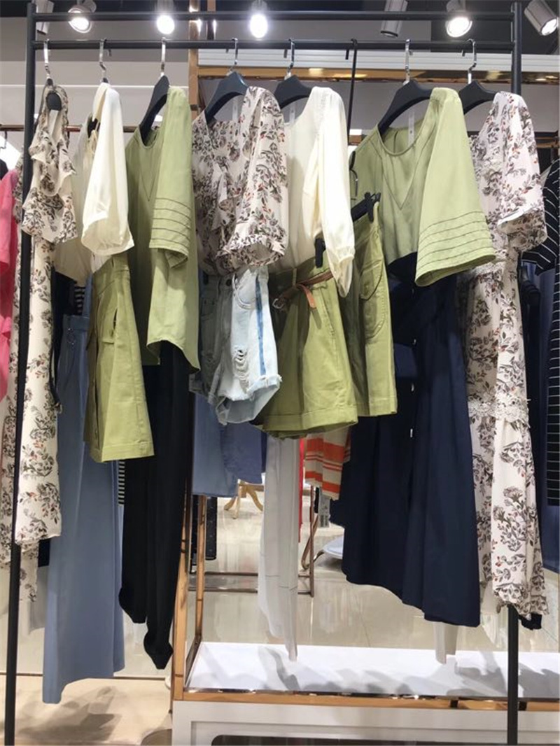 折扣女装尤西子v领雪纺衬衫女2022夏新款韩版职业装品牌时尚衬衣