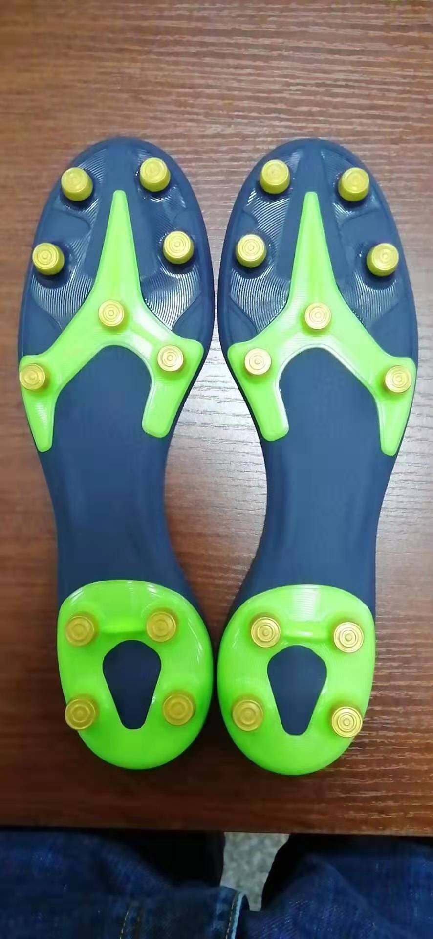 福建厂家专业生产tpu足球鞋底可来样定制tpu鞋底