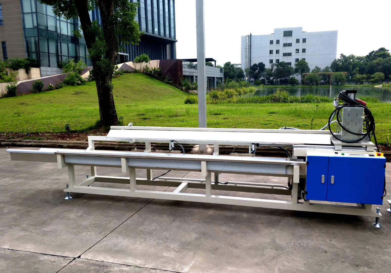 pvc线槽(锥型双螺杆)挤出生产线设备线槽挤出机器型材挤出设备