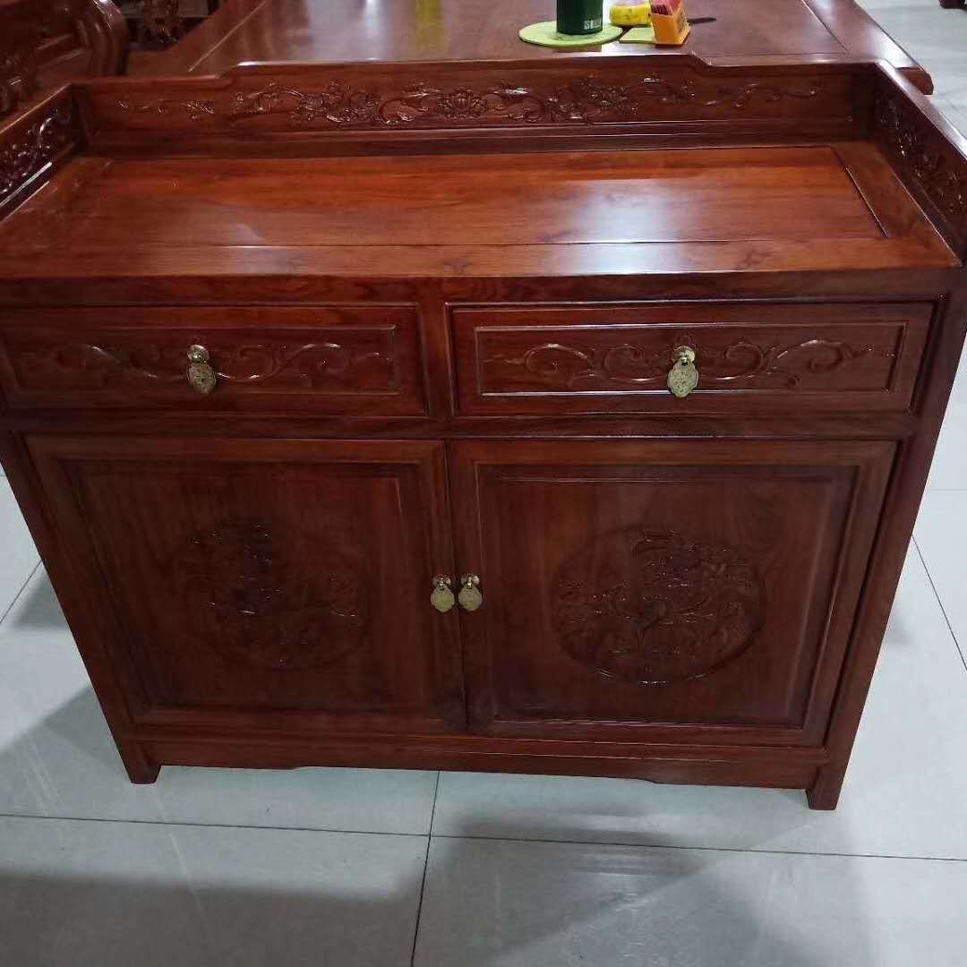 仿红木家具酒柜