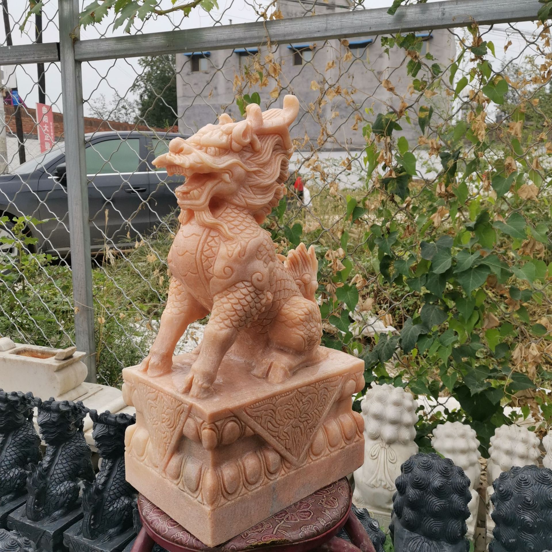 石雕麒麟 青石 汉白玉 晚霞红麒麟现货 门口摆放麒麟貔貅定制