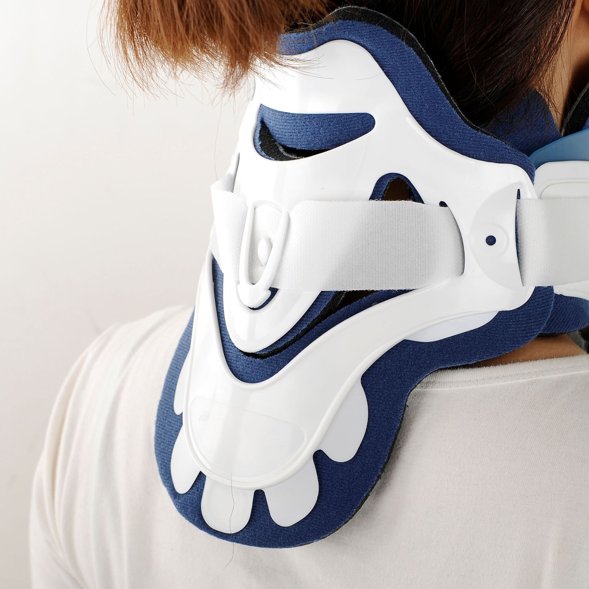 可调颈托 高档颈托 颈椎支具