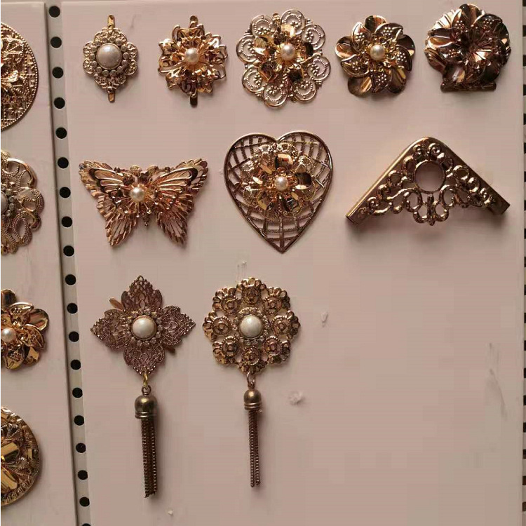 厂家直销金属小蜜蜂女箱包五金配件饰品加工订制定做鞋花鞋扣