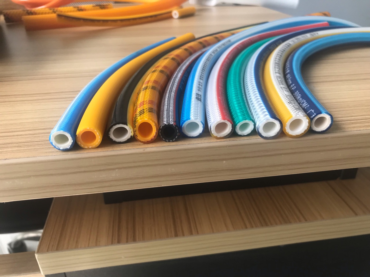 进口品质耐老化无碳高压彩色水管工作压力30公斤激光配套水管