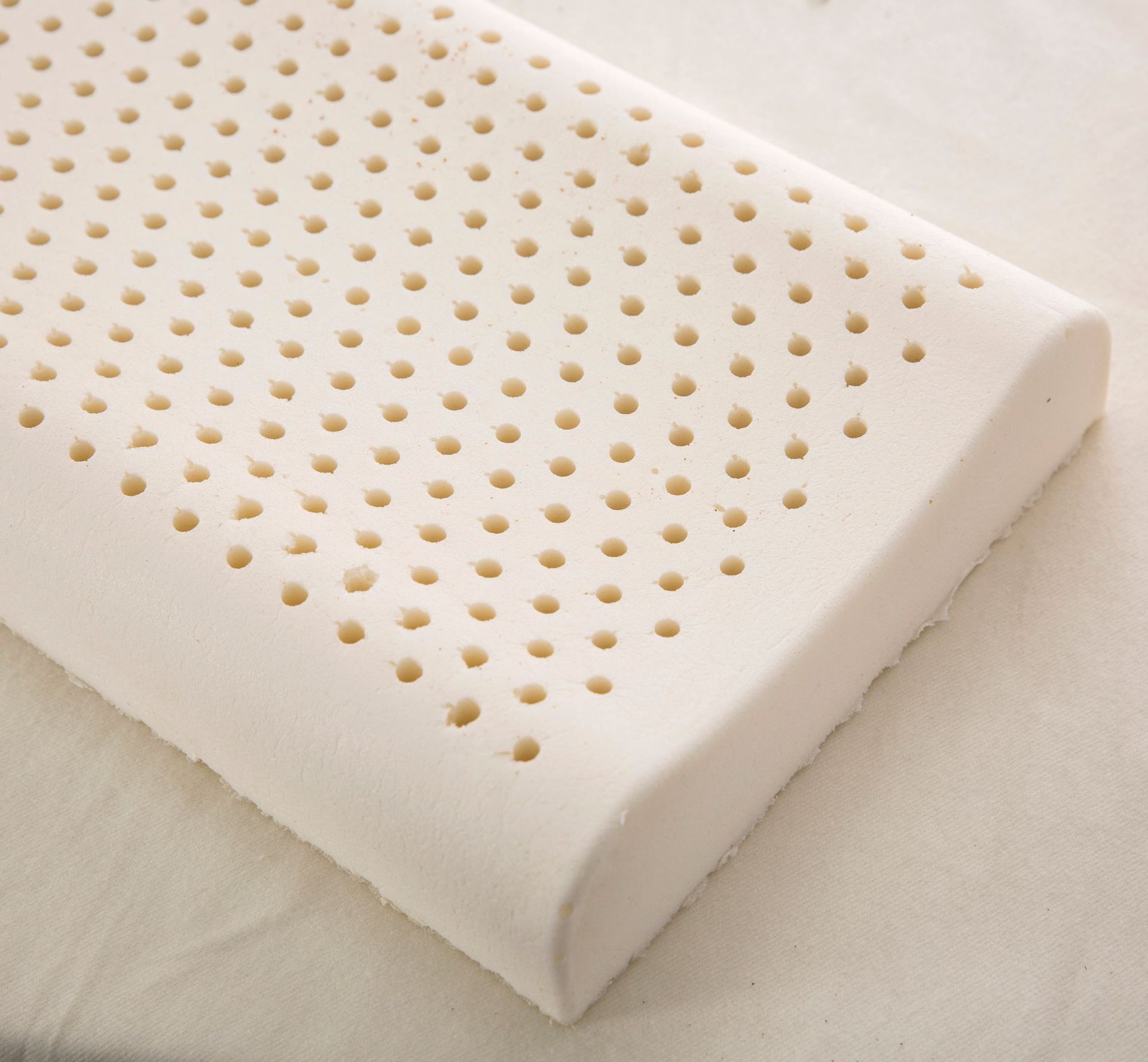 泰国儿童乳胶枕3-12岁宝宝枕头记忆枕一件代发