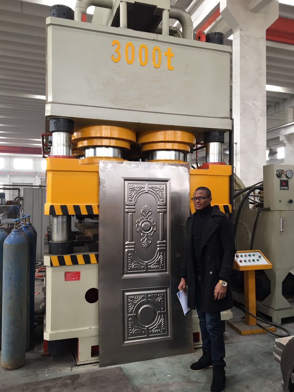 钢木门 防盗门压花液压机 门板压纹液压机 3600吨压花机 油压机