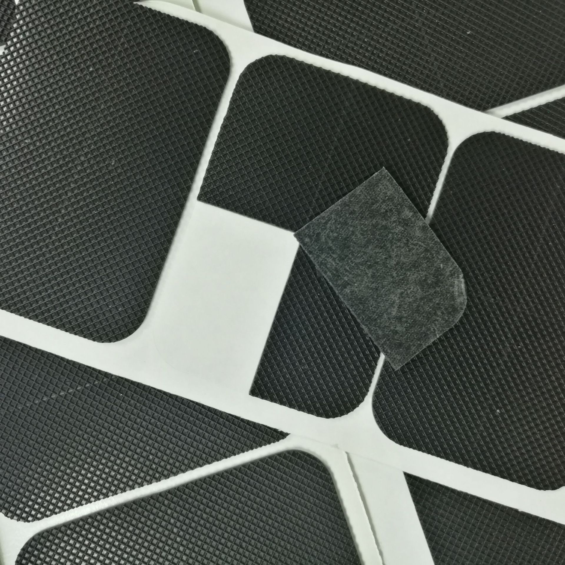 大量现货硅胶垫黑色磨砂圆形防滑硅胶脚垫单面背胶硅胶垫片