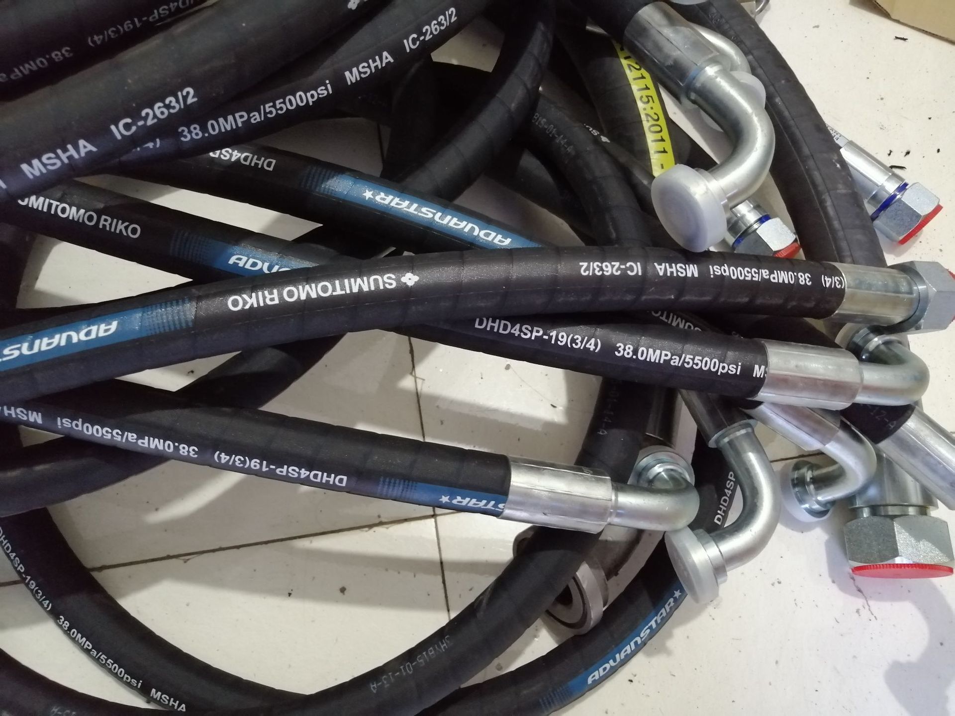 加工定做各种工程机械及液压设备用液压油管总成,质量保证