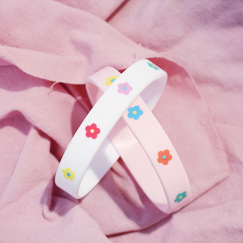 ins同款少女心泫雅花朵手环网红女硅胶个性简约可爱学生情侣闺蜜