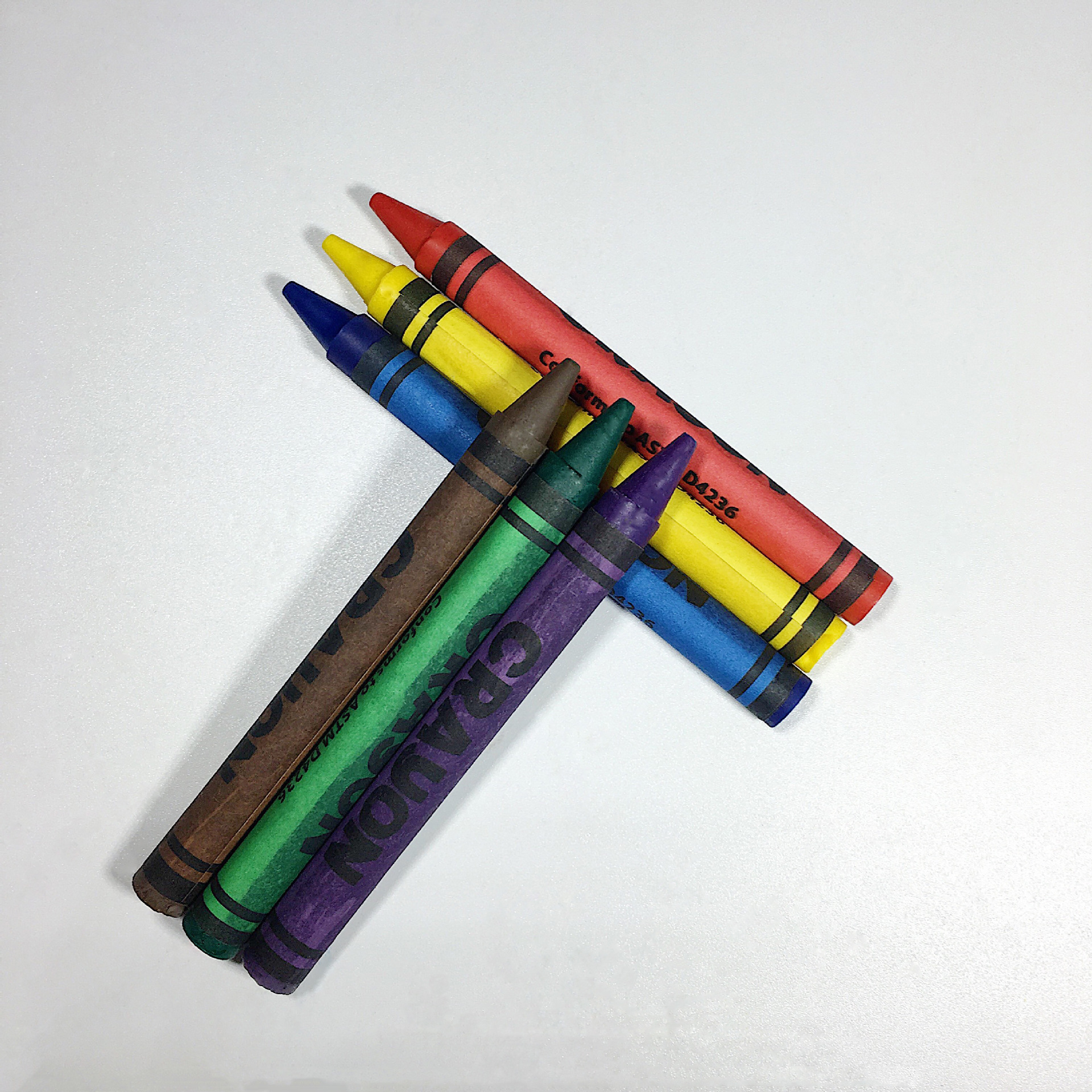 厂家热销高品质多色散装彩色蜡笔