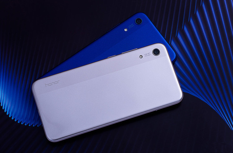 华为8a图片图片