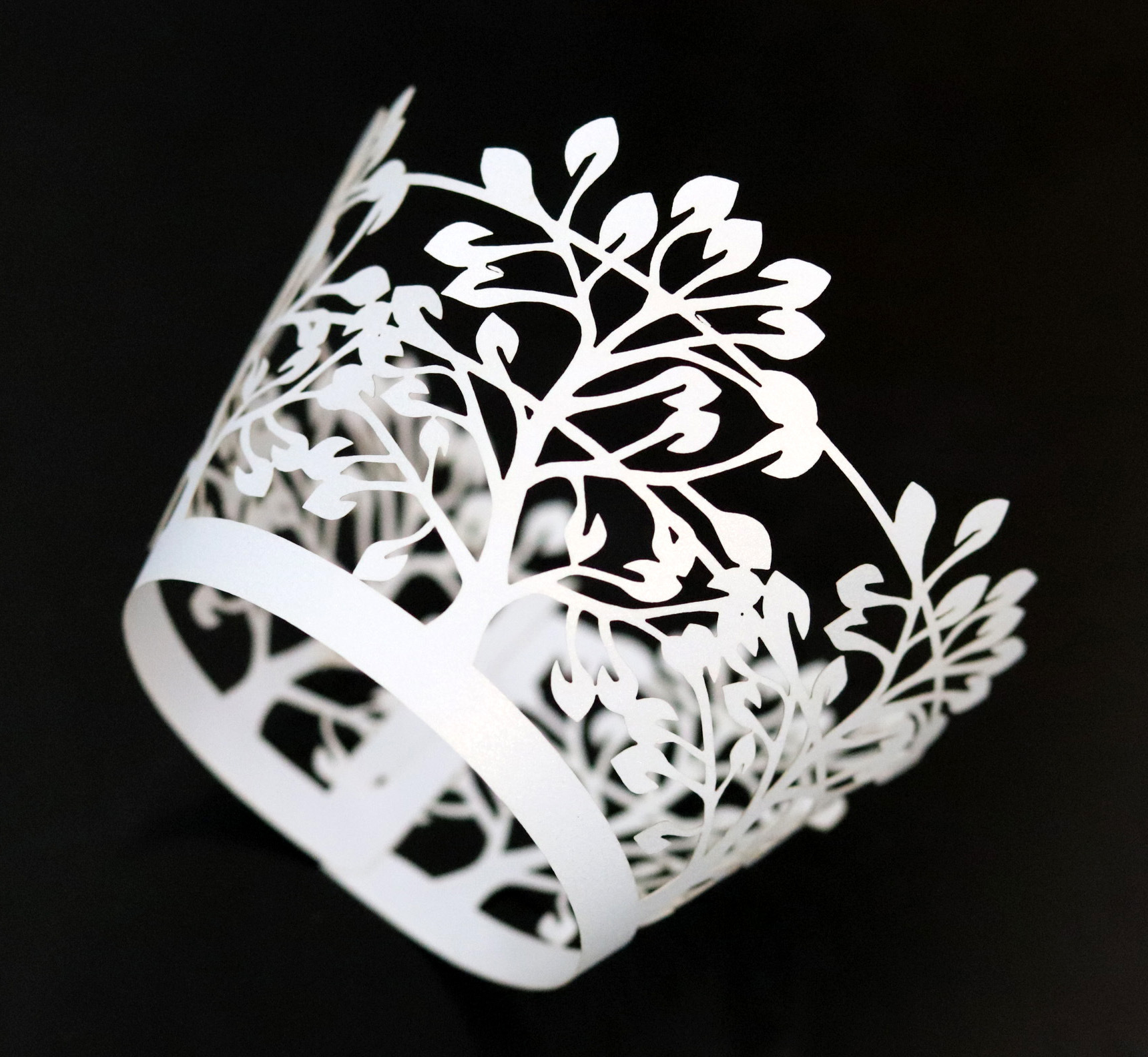 兰色大树 节日庆典装饰纸杯 蛋糕纸围边 激光镂空花边 浙江批发