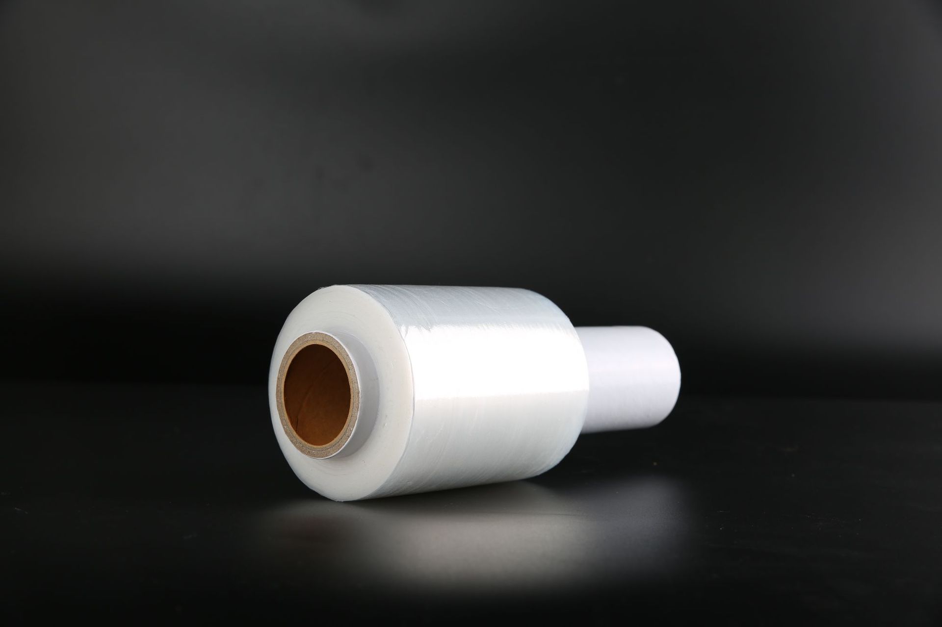 PE Hand Wrapping Film Stretch Wrap Waterproof Seal with Handle Packaging Film Moisture-Proof Stretch Wrap Factory Direct Sales