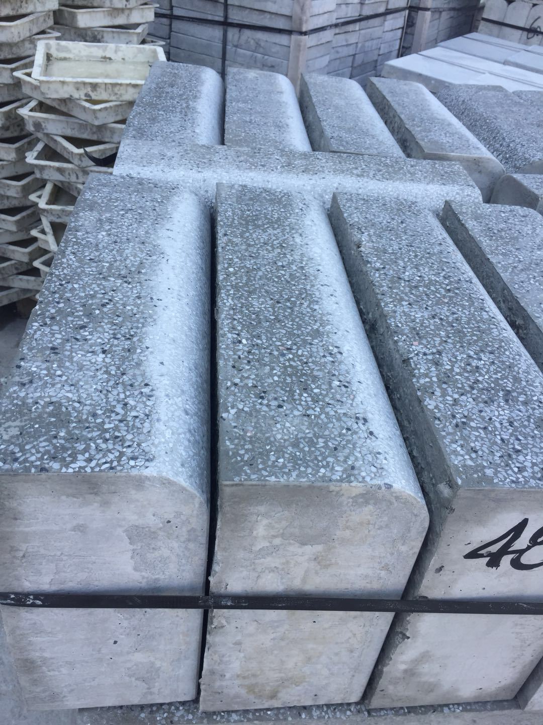 仿花岗岩路侧石