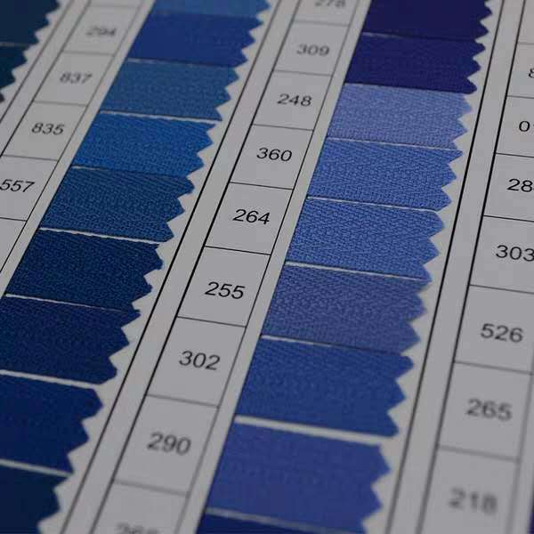 日本ykk拉链色卡 原装正品日本ykk-国际颜色标准582个颜色ykk拉链