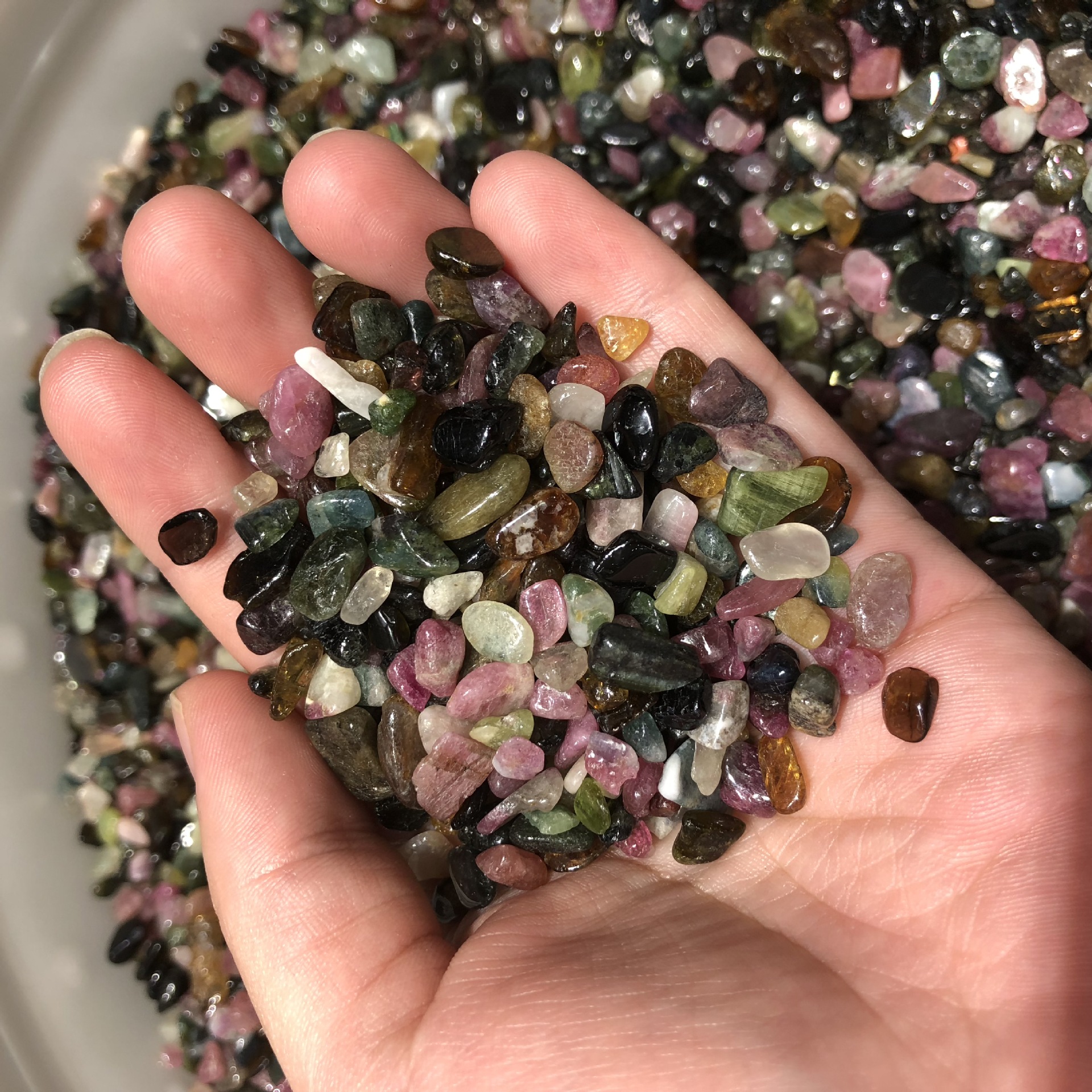 天然巴西红碧玺碎石水晶碎石消磁石 能量石托玛琳电气石厂家直销